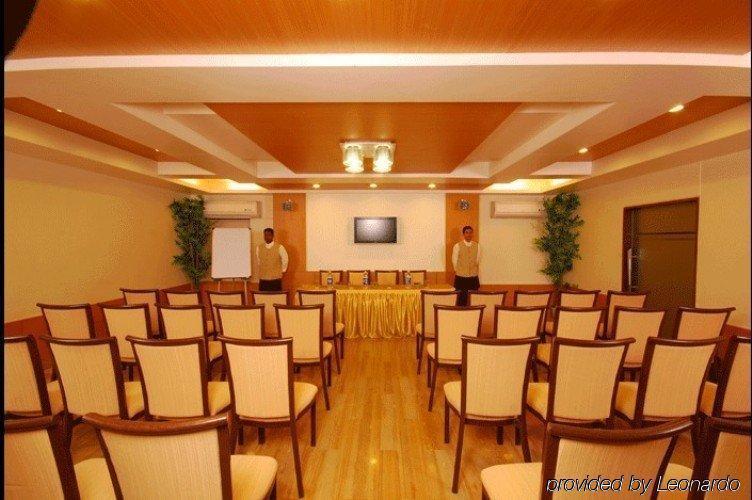 Hotel Sadanand Regency Pimpri-Chinchwad Екстериор снимка