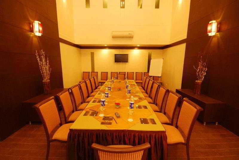 Hotel Sadanand Regency Pimpri-Chinchwad Екстериор снимка