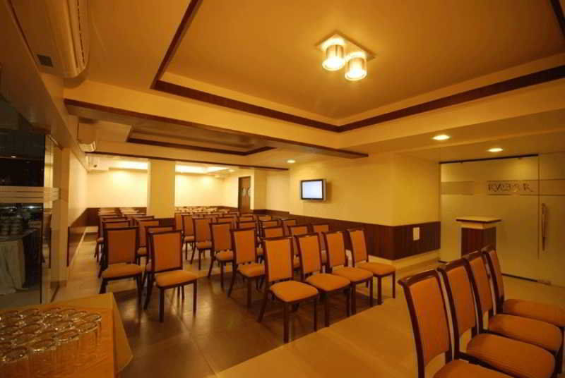 Hotel Sadanand Regency Pimpri-Chinchwad Екстериор снимка