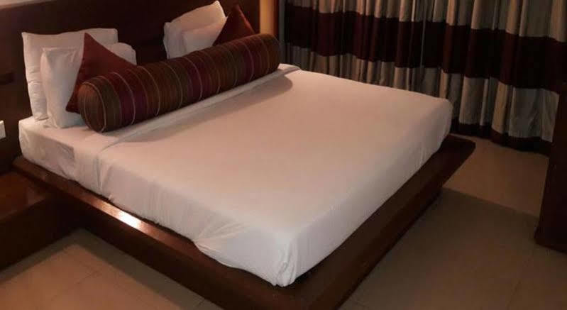 Hotel Sadanand Regency Pimpri-Chinchwad Екстериор снимка